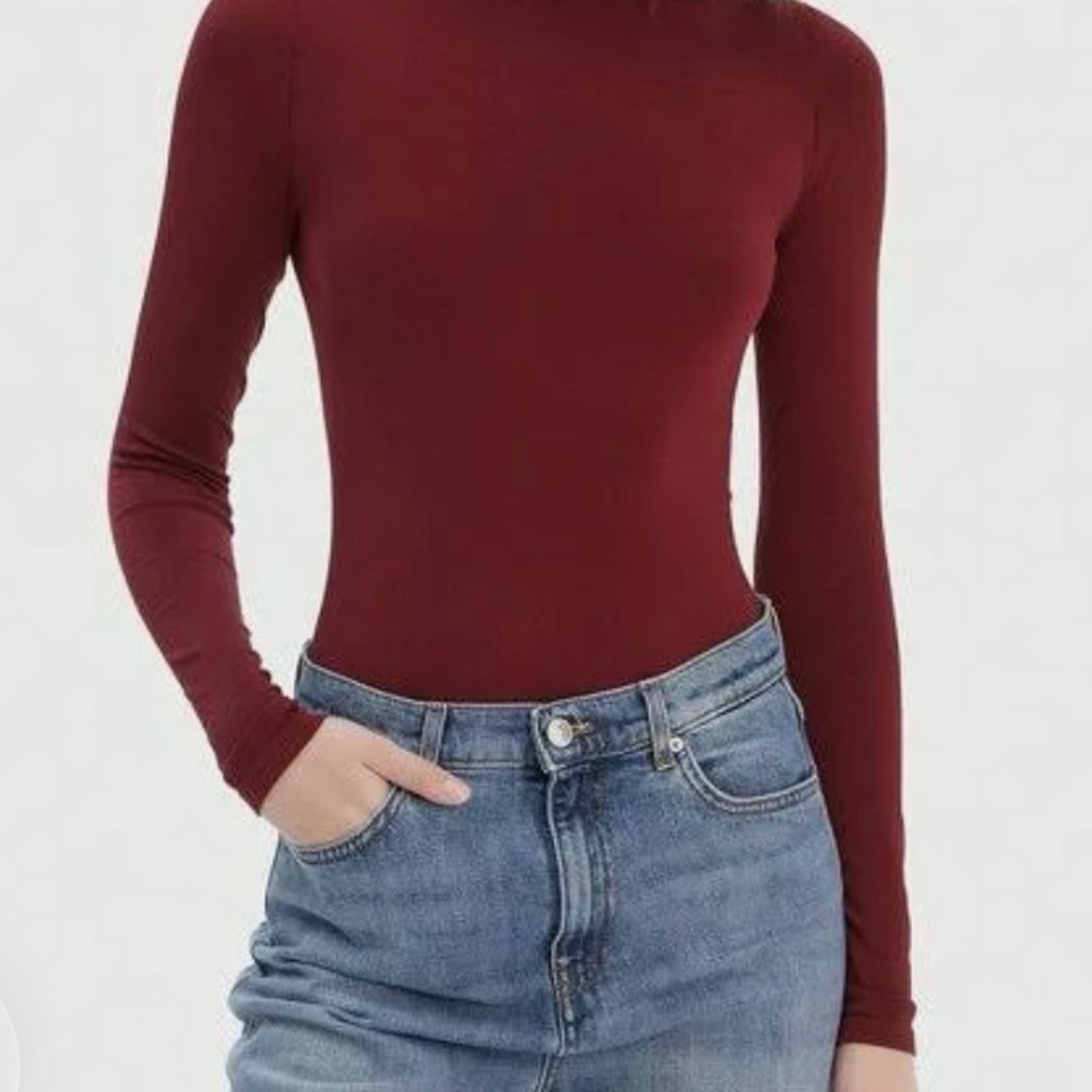 Wolford Midnight Red Crewneck Longsleeve Bodysuit Women’s Size Medium